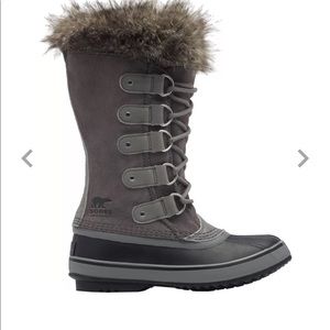 Sorel Joan of Arctic Grey Suede Winter Faux Fur Boots Lace Up.